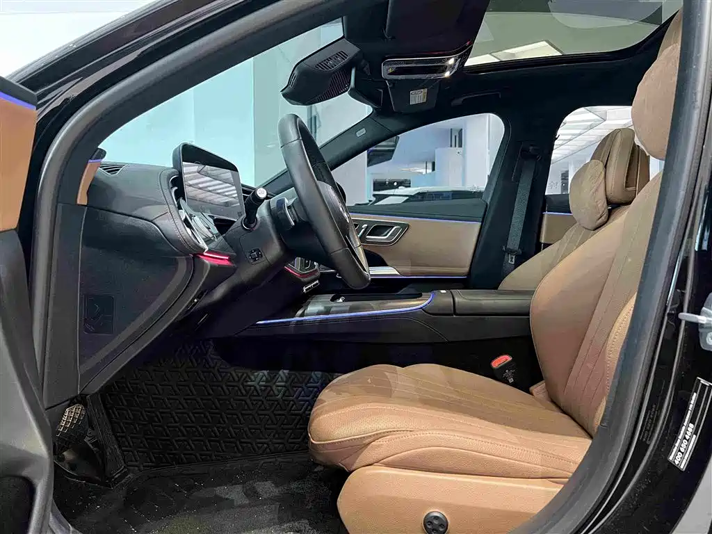 Mercedes-Benz E-Class — миниатюра 12