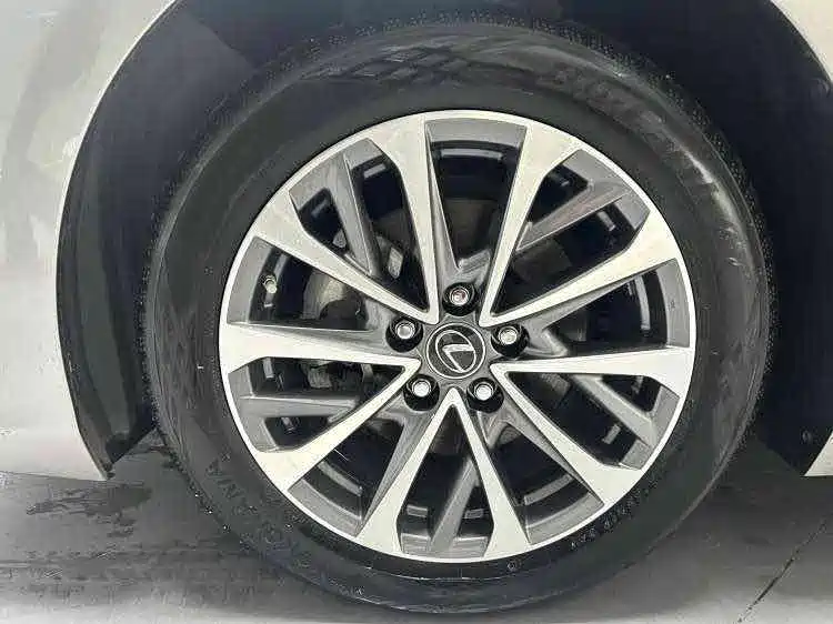 Lexus ES 2022 200