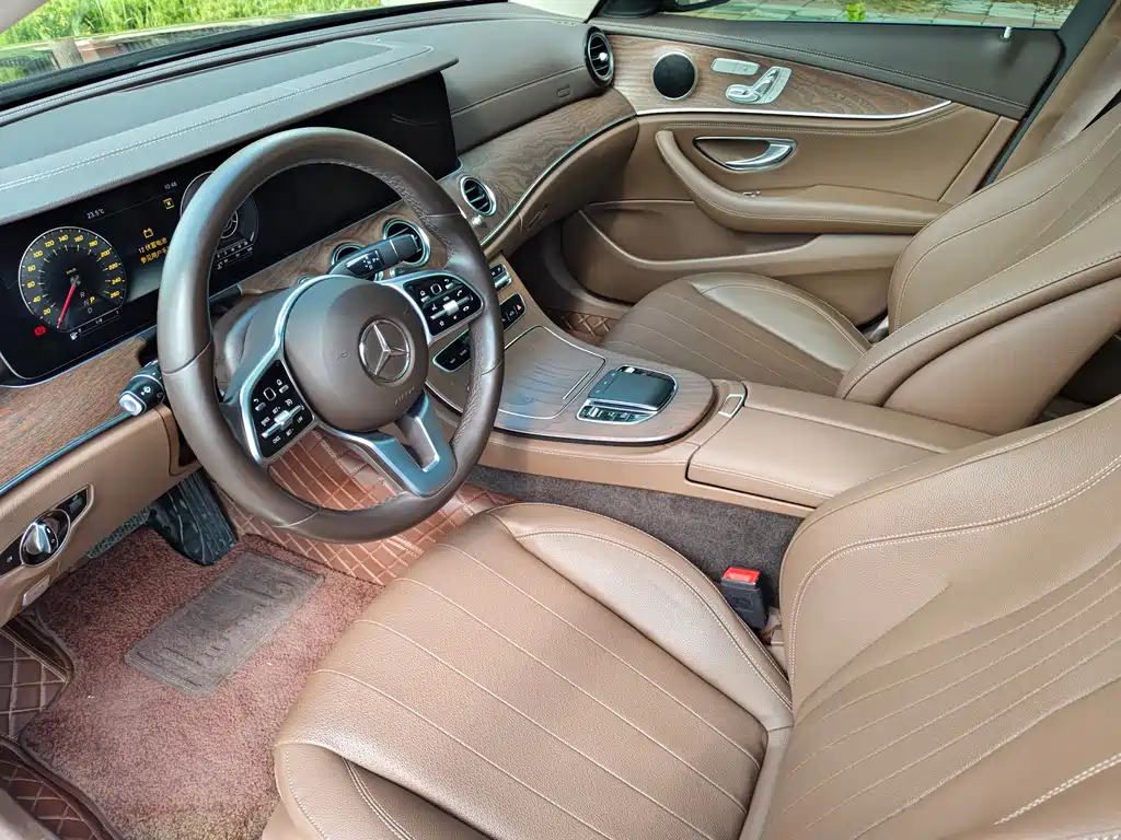 Mercedes-Benz E-Class — миниатюра 26