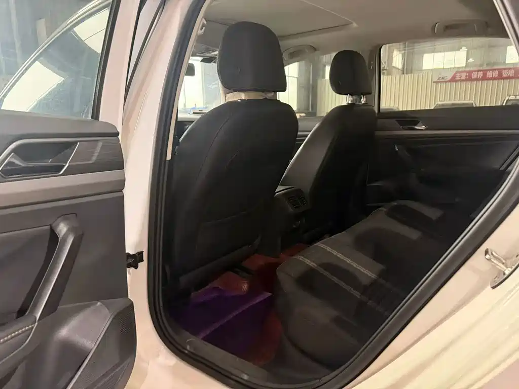 Volkswagen Lavida — миниатюра 5