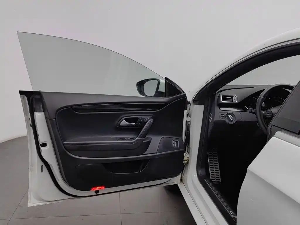 Volkswagen CC — миниатюра 8