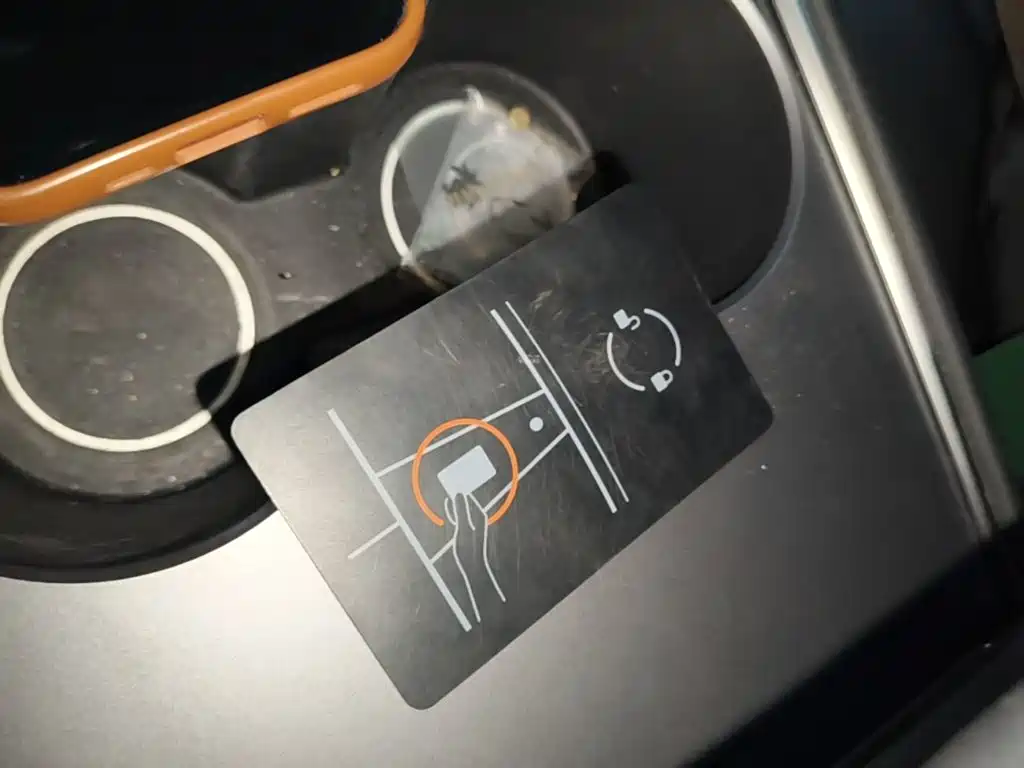 Tesla Model 3 — миниатюра 9