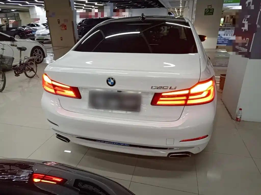 BMW 5 Series — миниатюра 6