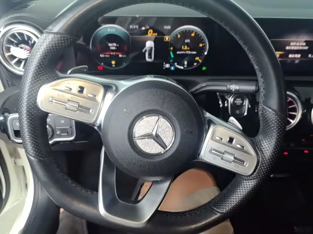Mercedes-Benz A-Class — миниатюра 11