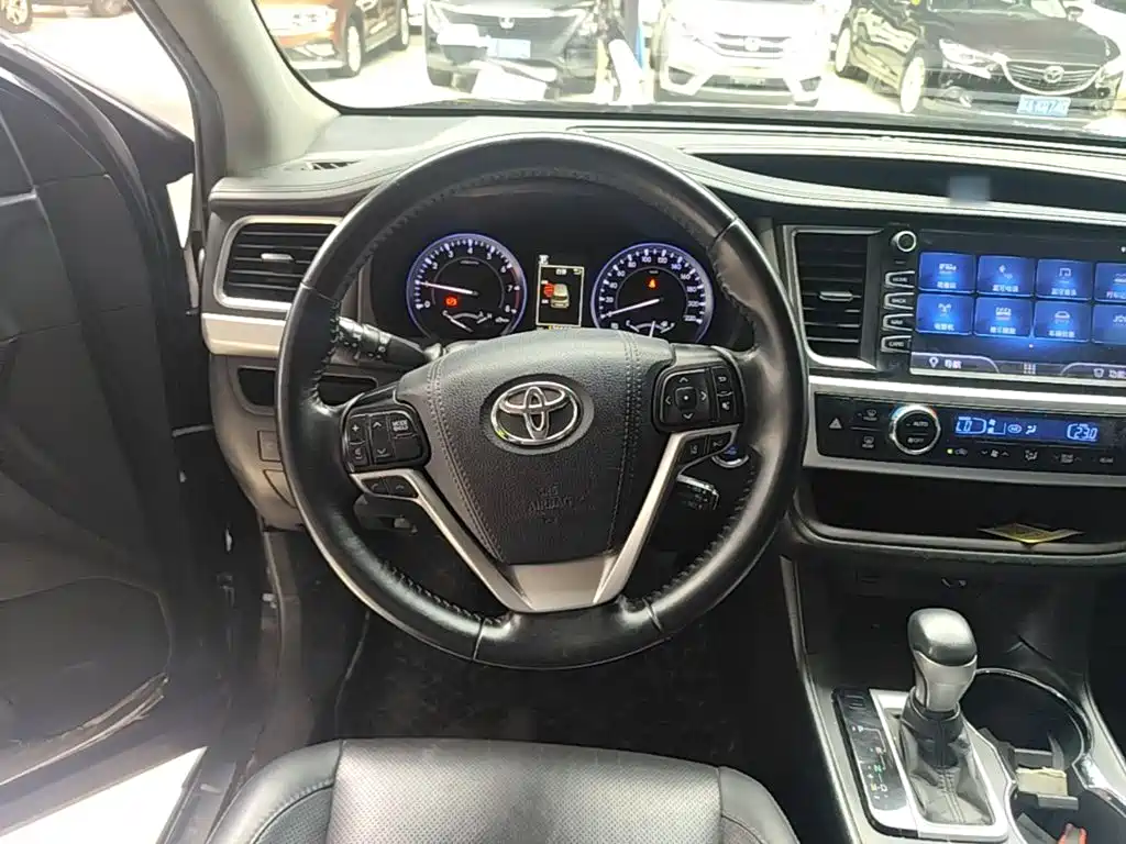 Toyota Highlander — миниатюра 11