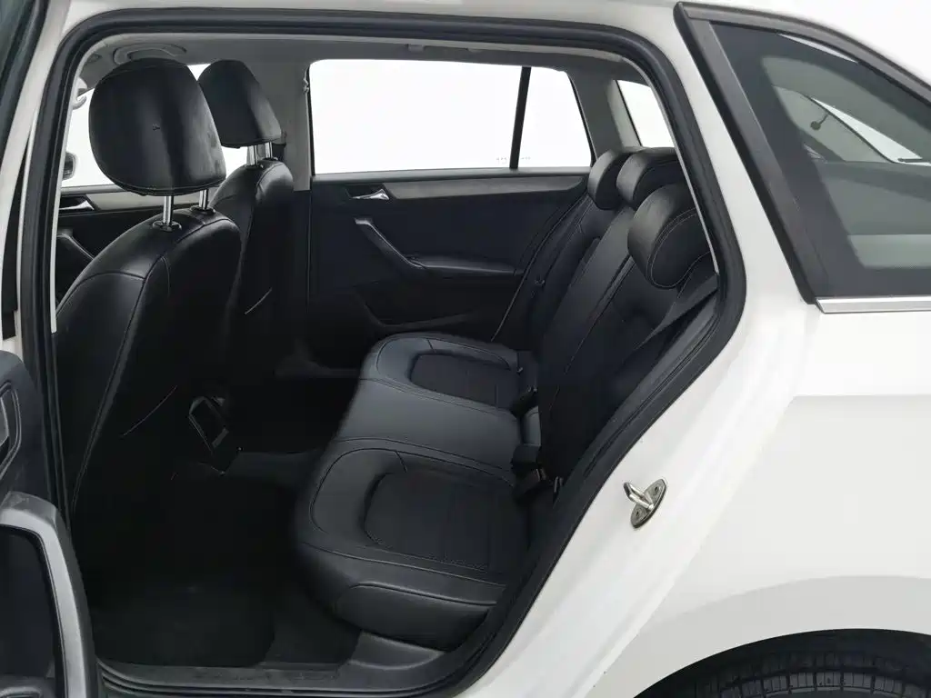 Skoda Rapid Spaceback — миниатюра 15