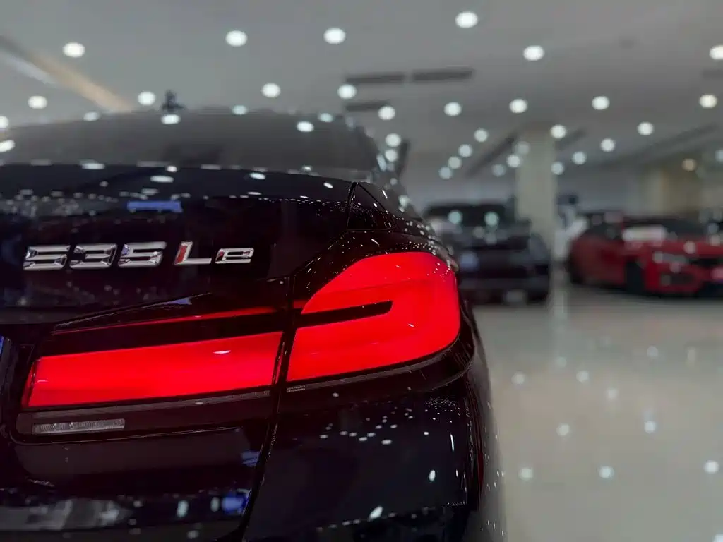 BMW 5 Series New Energy — миниатюра 20