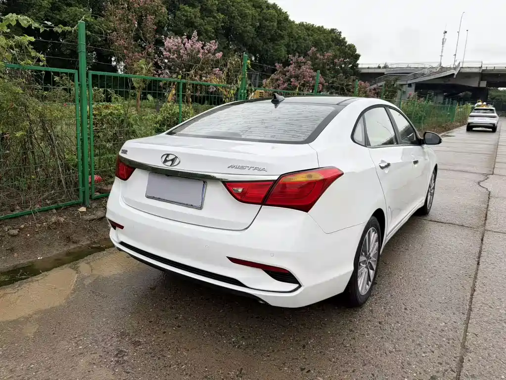 Hyundai Mistra — миниатюра 12