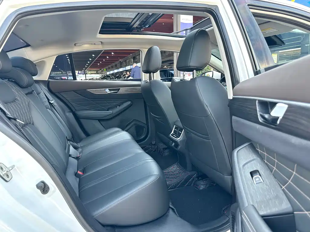 DONGFENG YI HYUN MAX