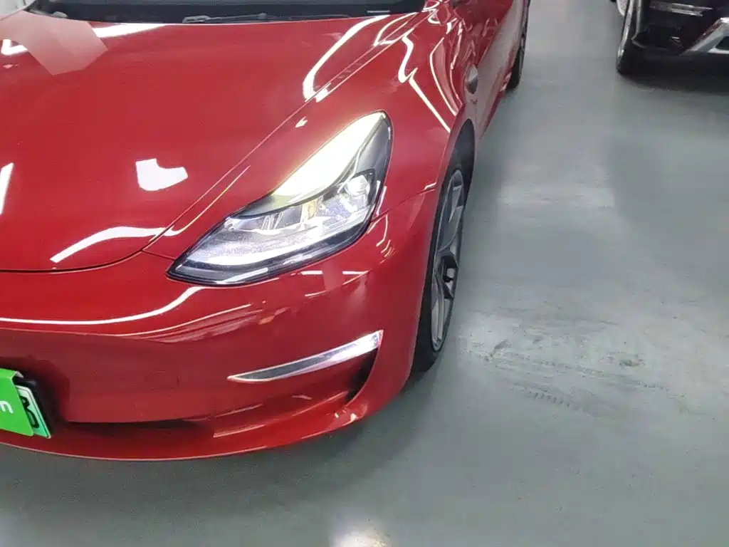Tesla Model 3 — миниатюра 24