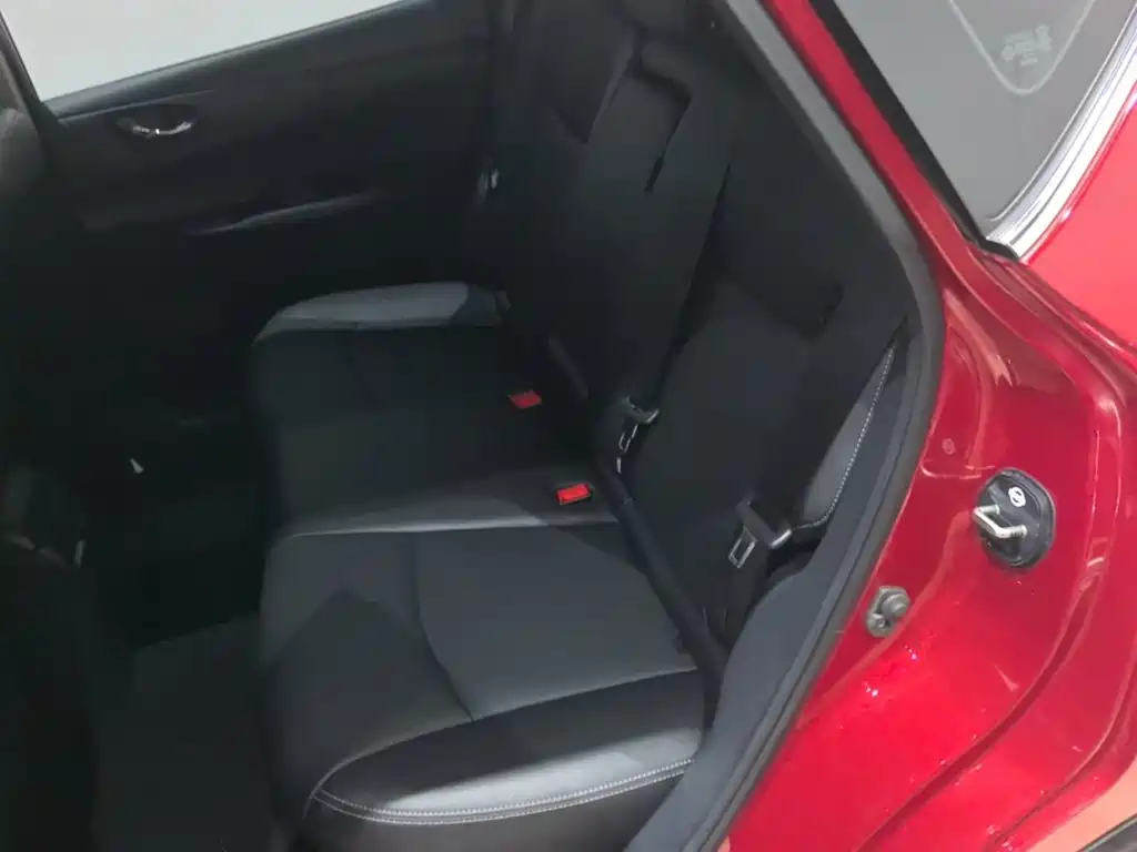 Nissan Tiida — миниатюра 17