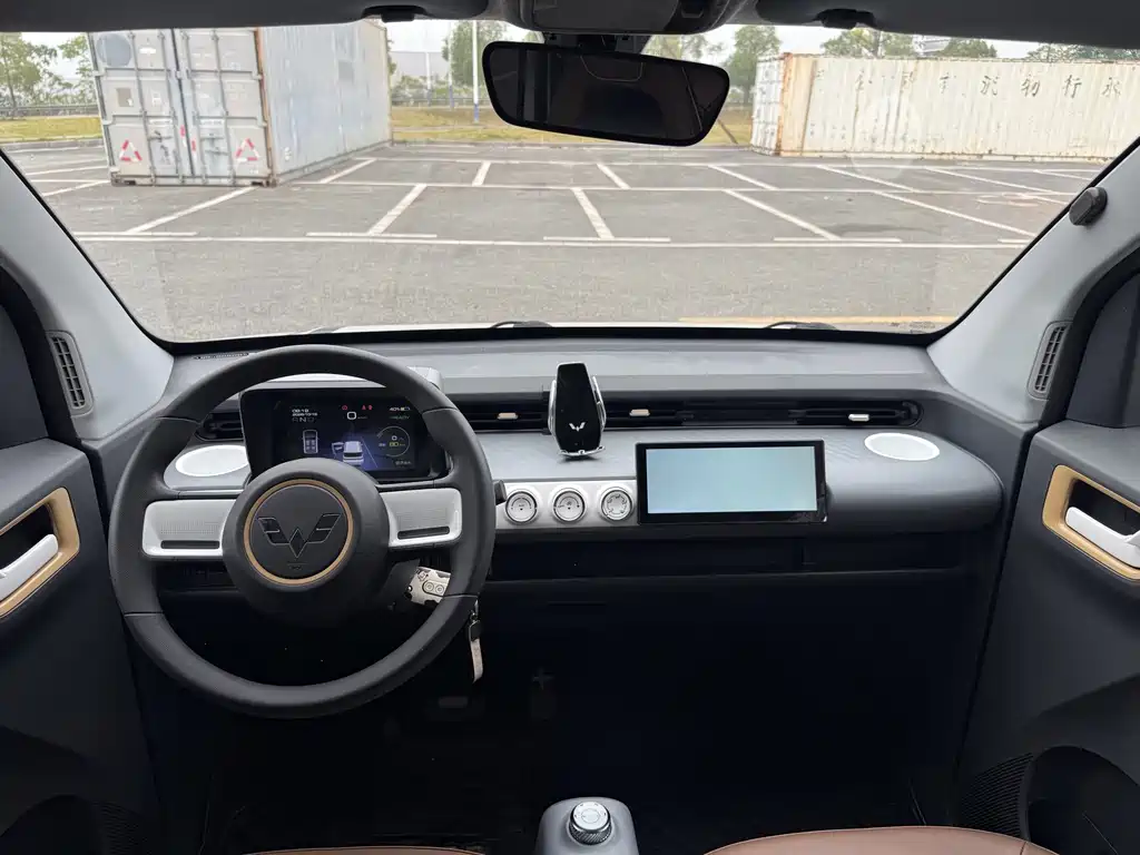 Wuling MINIEV — миниатюра 9