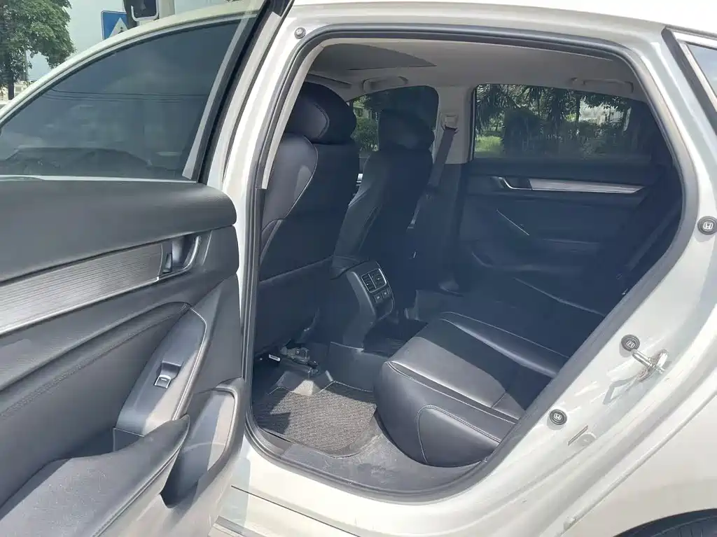 Honda Accord — миниатюра 6