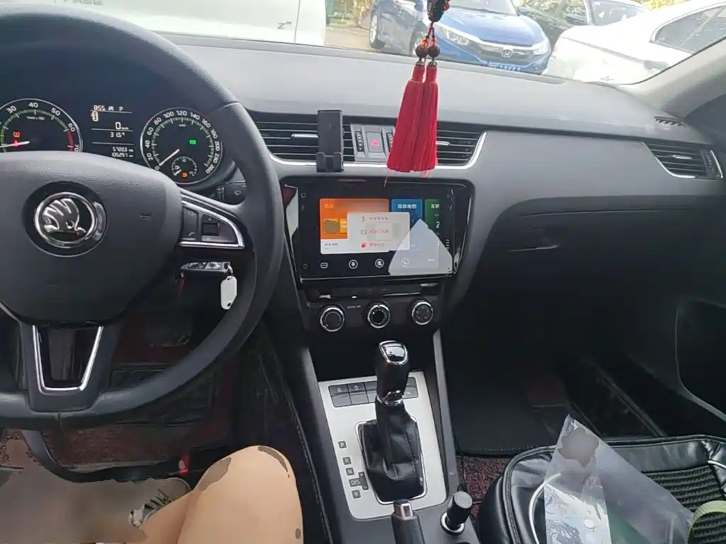 Skoda Octavia — миниатюра 10