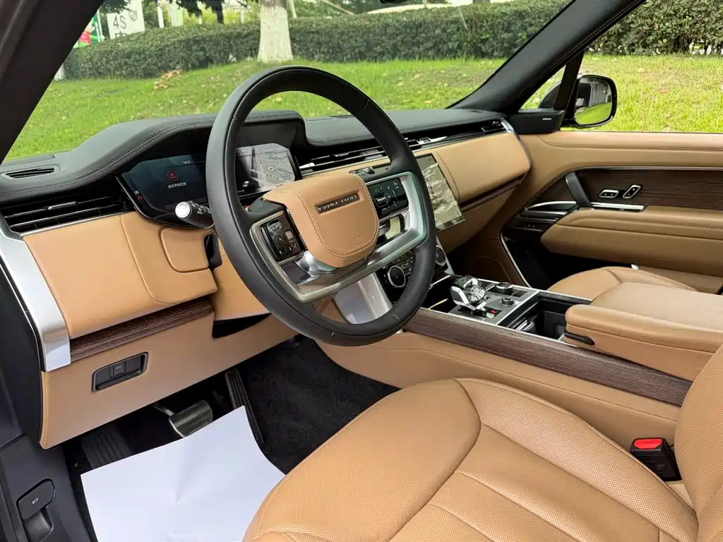 Land Rover Range Rover 2023 3.0 L6 360PS