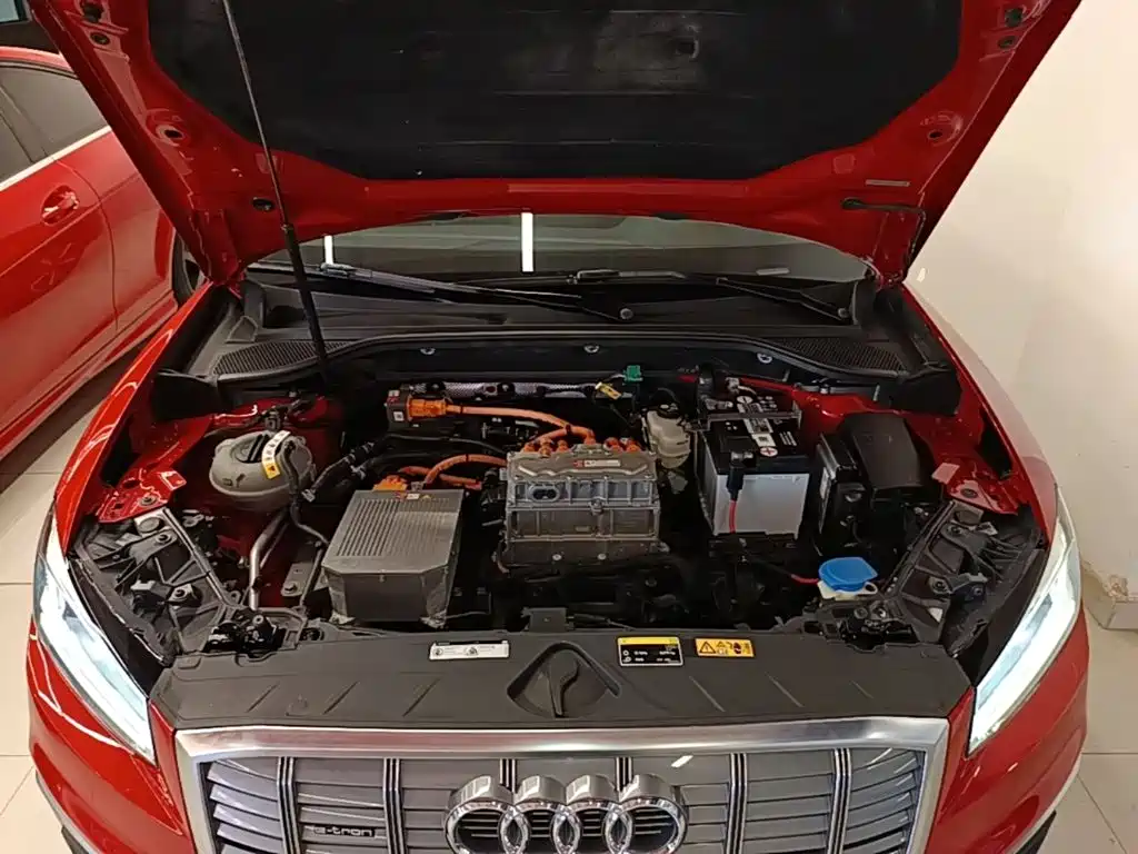 Audi Q2L e-tron — миниатюра 20