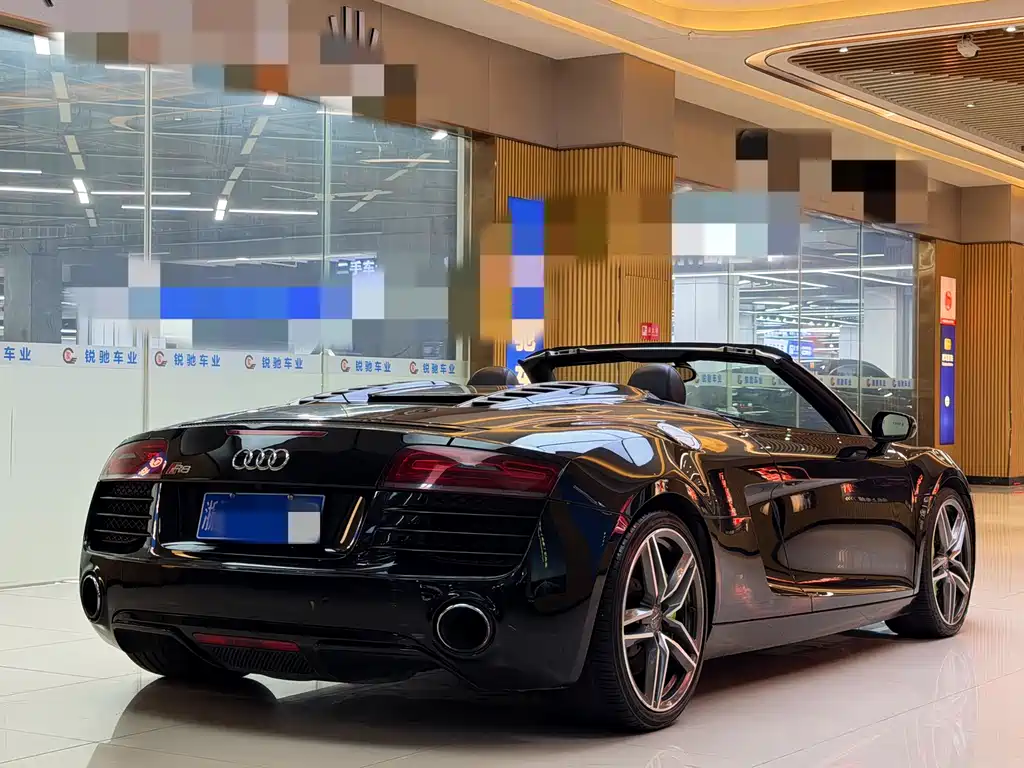 Audi R8 — миниатюра 6