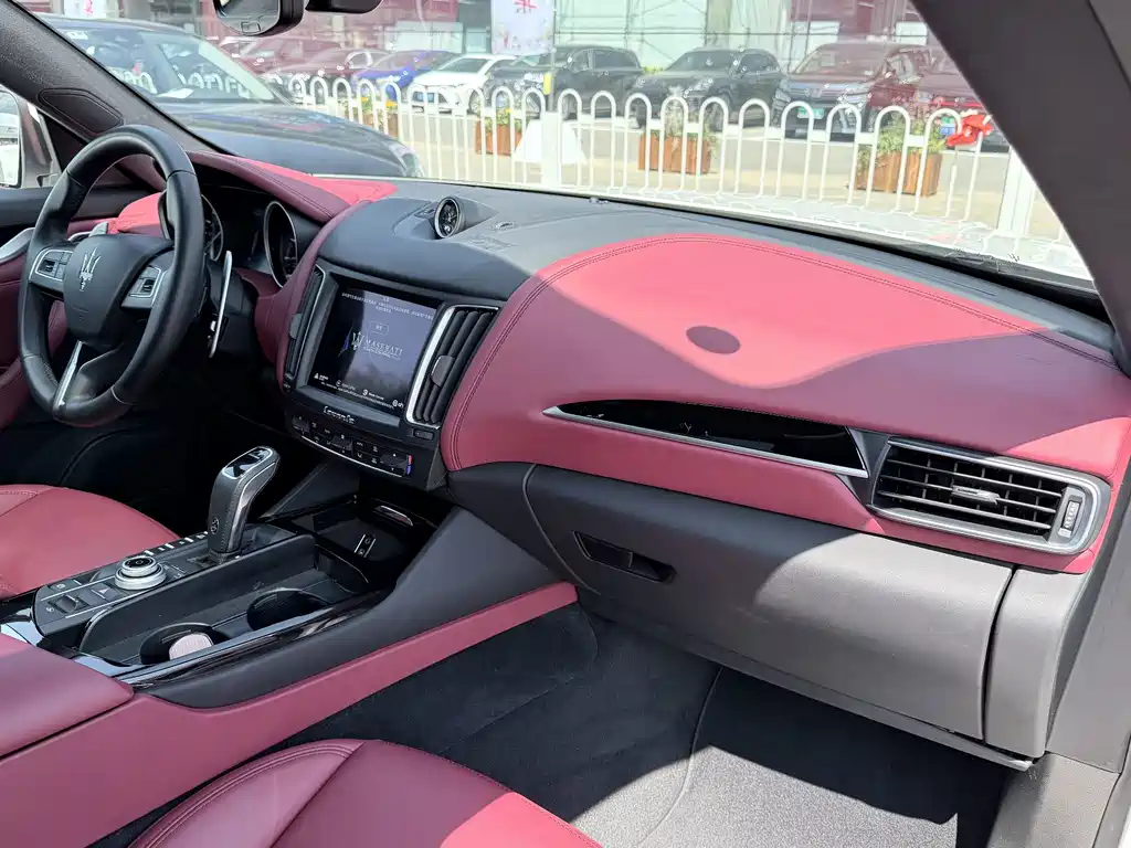 Maserati Levante — миниатюра 13
