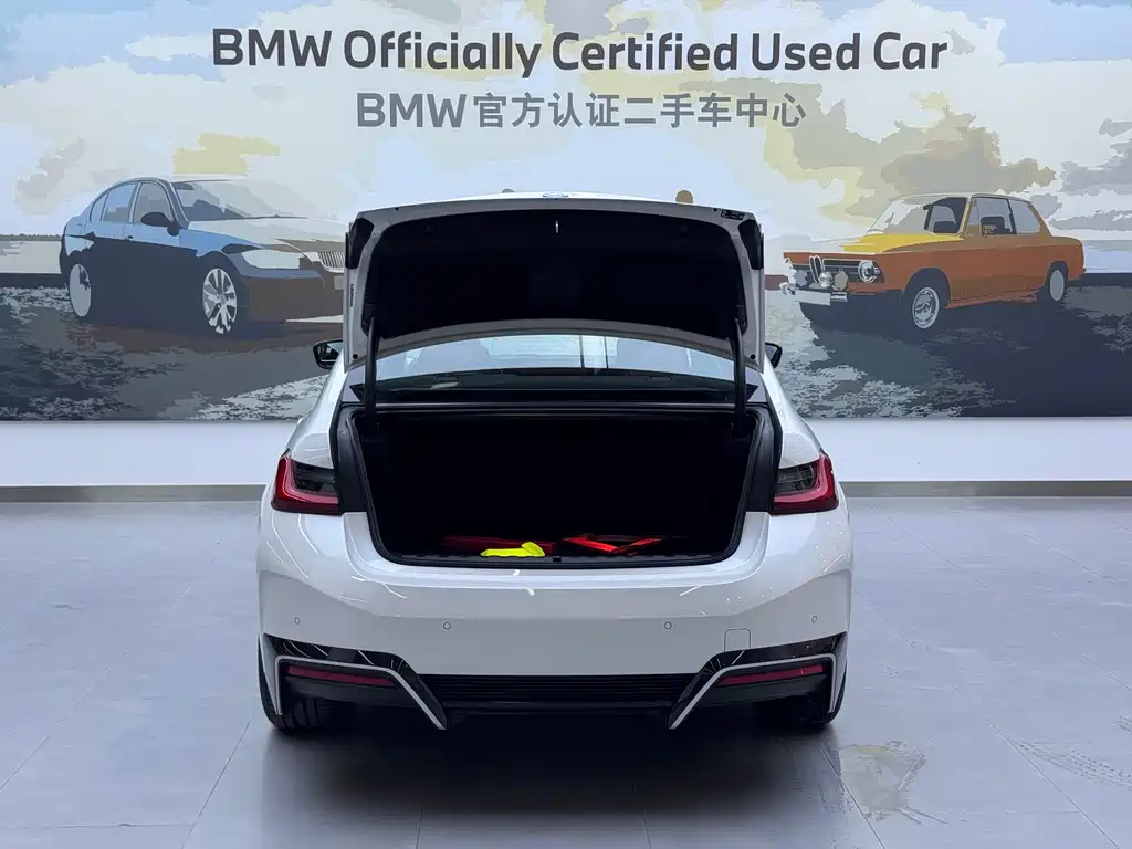 BMW i3 2026 eDrive 40 L