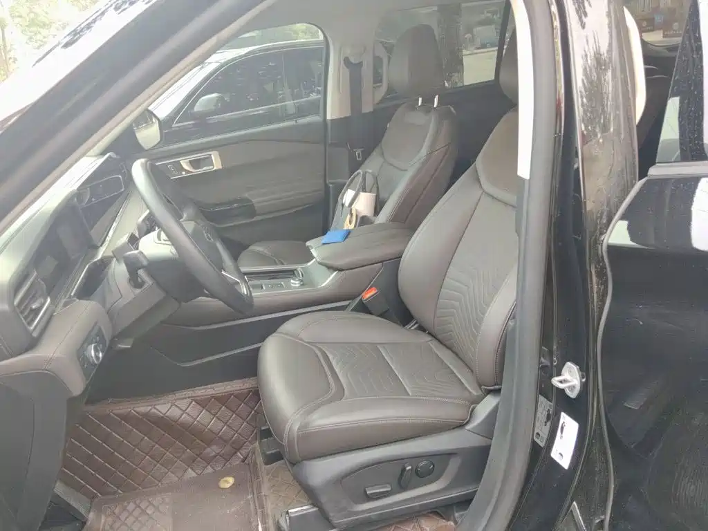 Ford Explorer — миниатюра 11