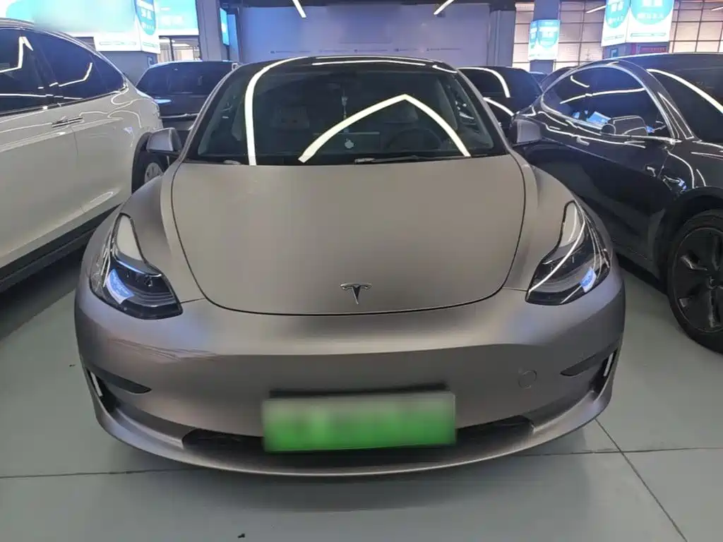 Tesla Model 3 — миниатюра 3