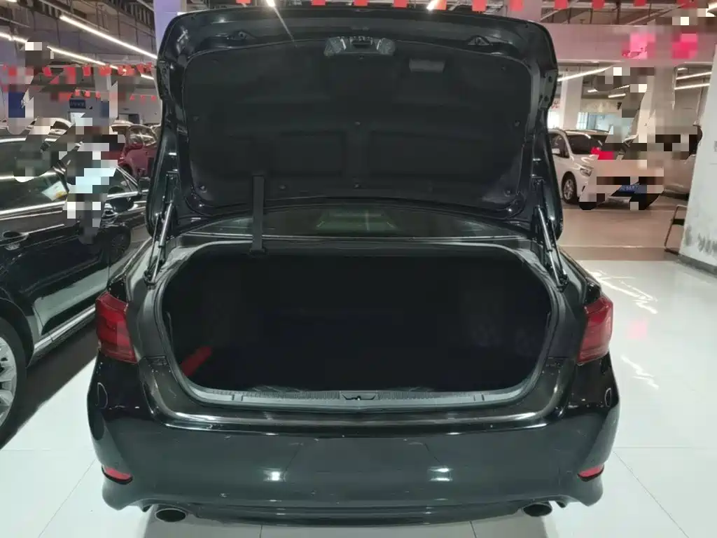 Toyota Crown — миниатюра 19