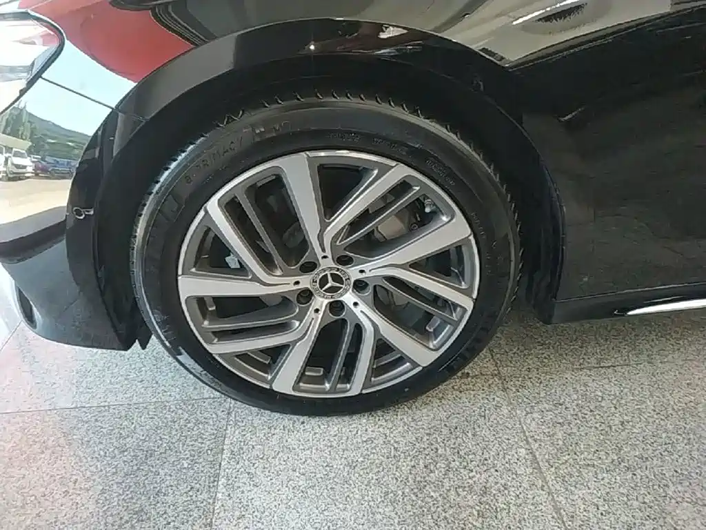 Mercedes-Benz E-Class — миниатюра 23