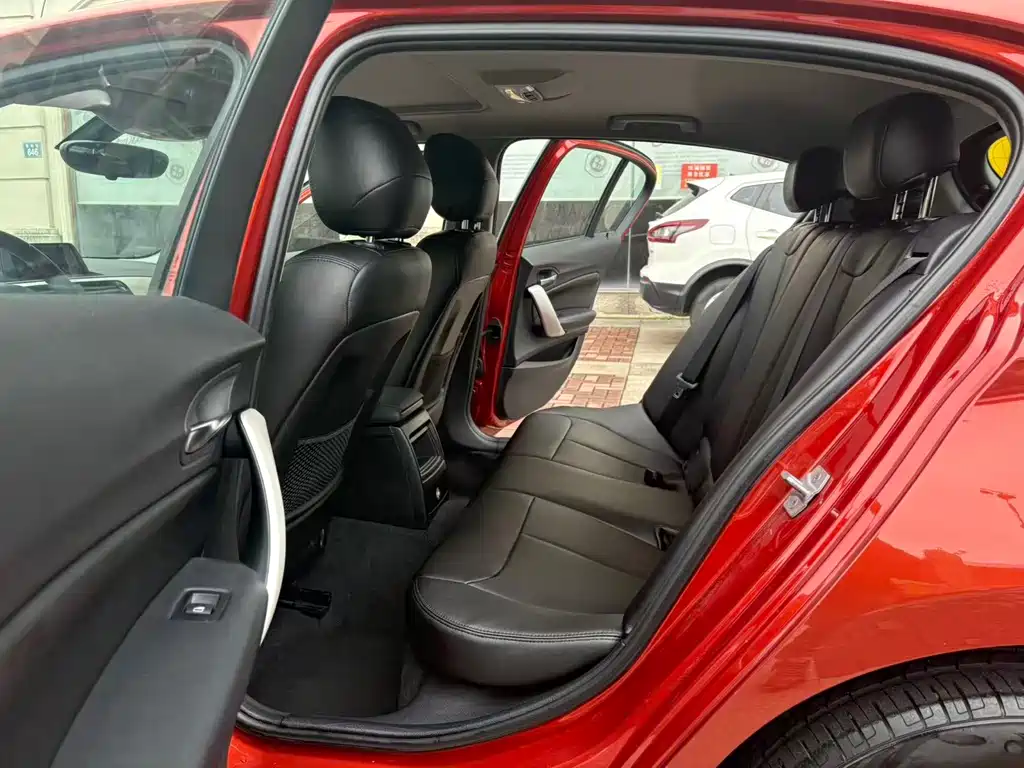 BMW 1 Series (Import) — миниатюра 5