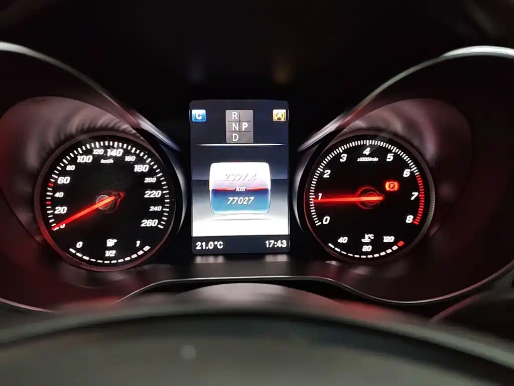 Mercedes-Benz GLC — миниатюра 12