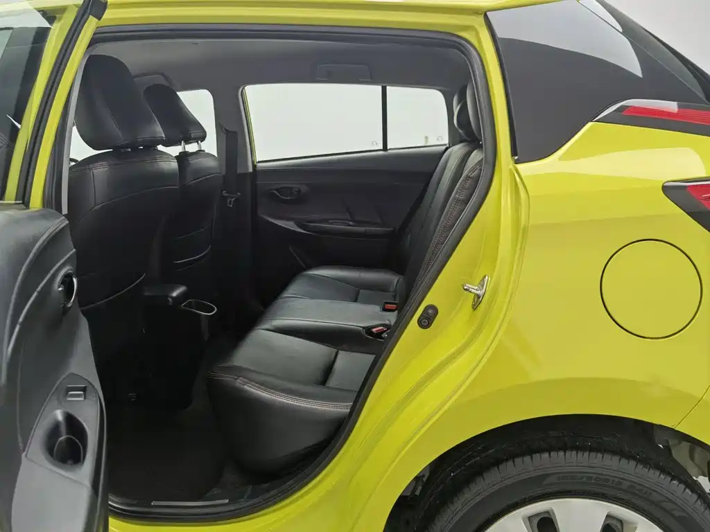 Toyota Yaris L — миниатюра 15