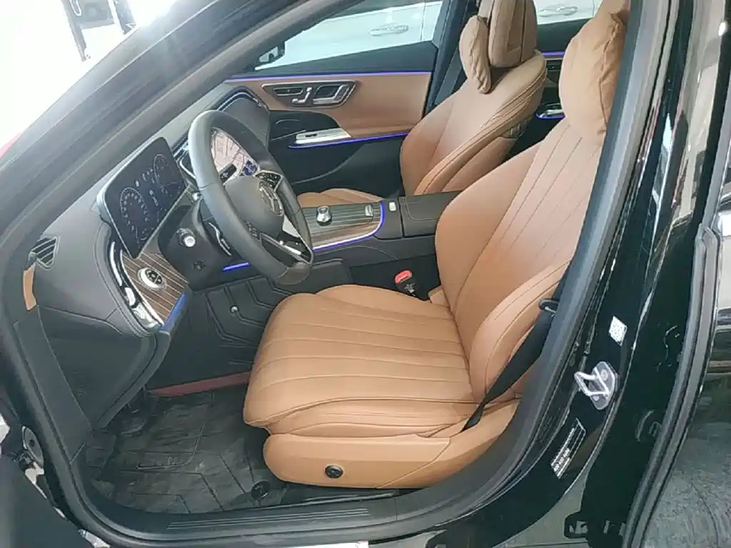 Mercedes-Benz E-Class — миниатюра 15