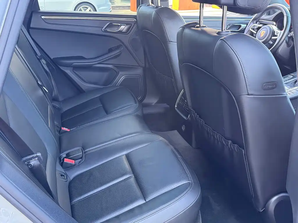 Porsche Macan — миниатюра 33