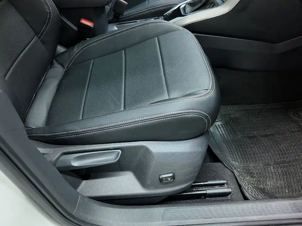 VOLKSWAGEN T ROC EXPLORING SONGS