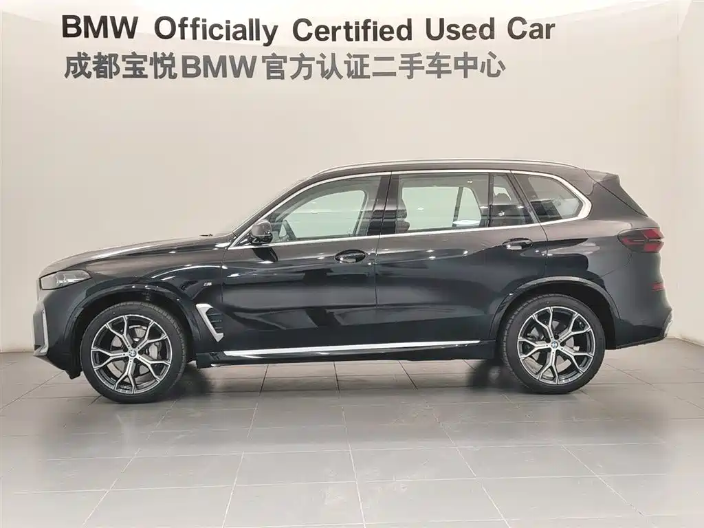 BMW X5 2023 xDrive 30Li Premium M Sport