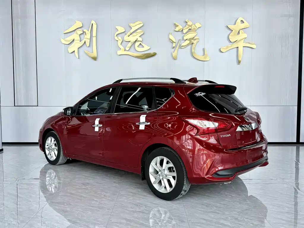 Nissan Tiida — миниатюра 13
