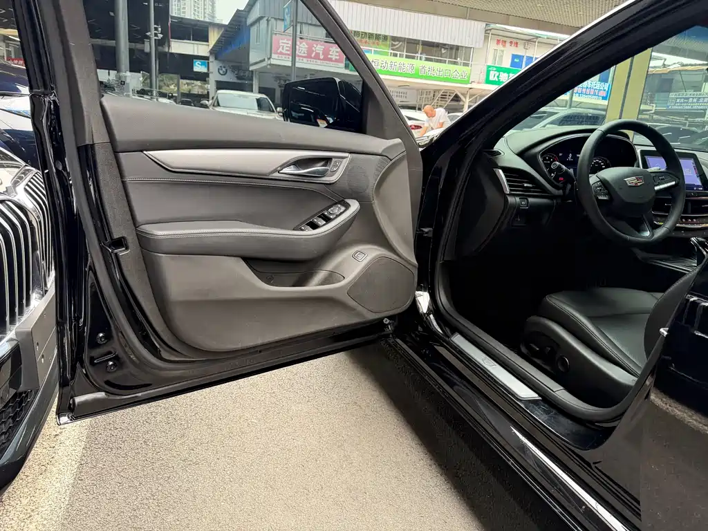 Cadillac CT5 — миниатюра 11