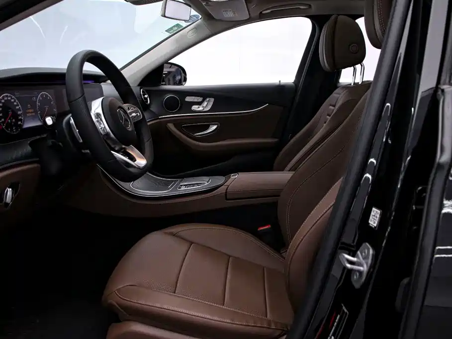 Mercedes-Benz E-Class — миниатюра 15