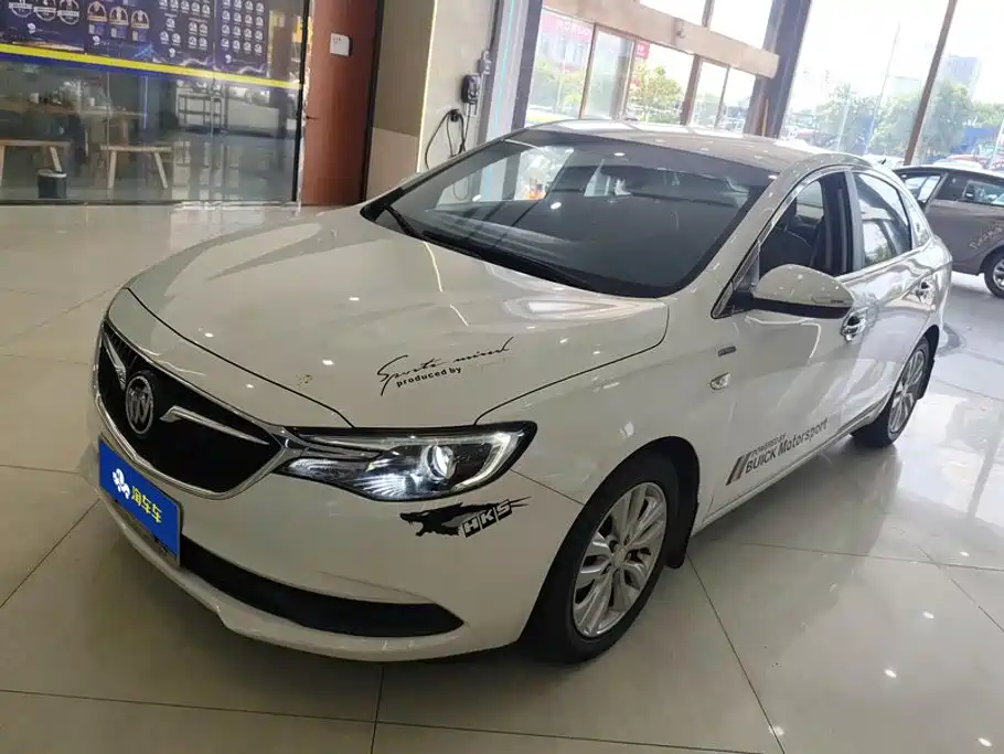 2020 Buick Excelle - zdjęcie 1 z 16