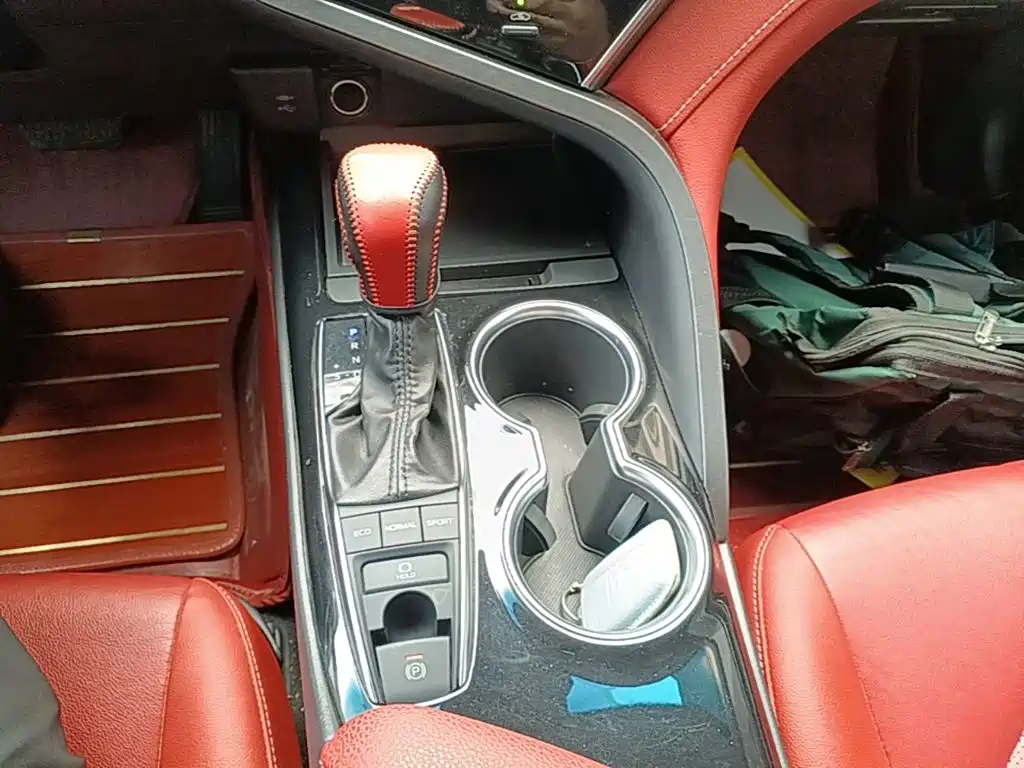 Toyota Camry — миниатюра 14
