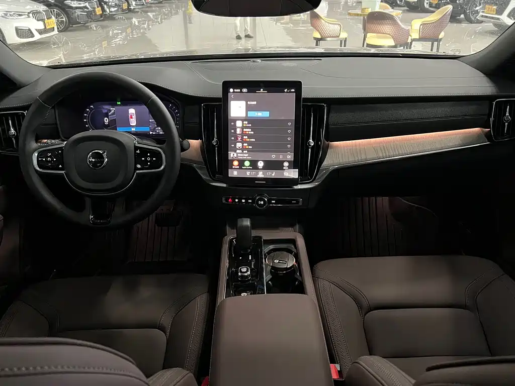 Volvo S90 — миниатюра 7