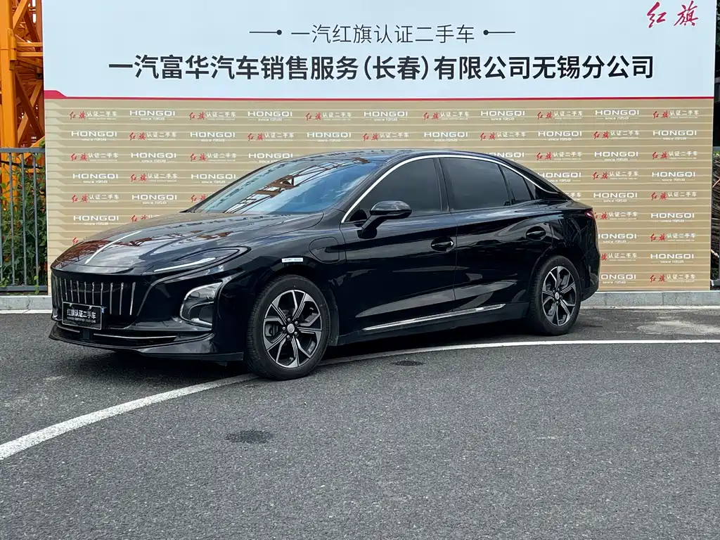 Hongqi E-QM5