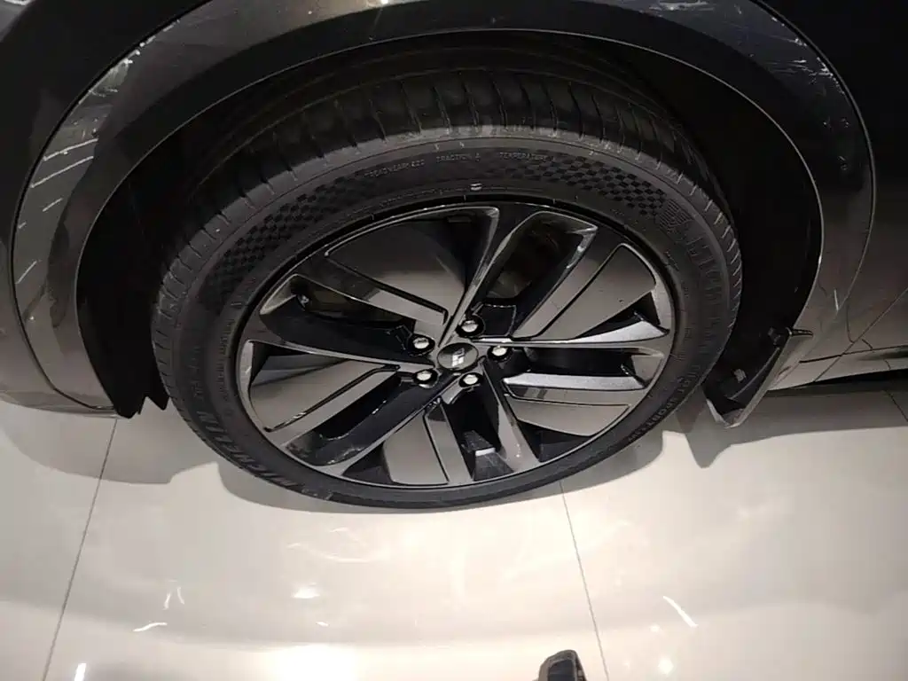 Li Auto Li L7 — миниатюра 23