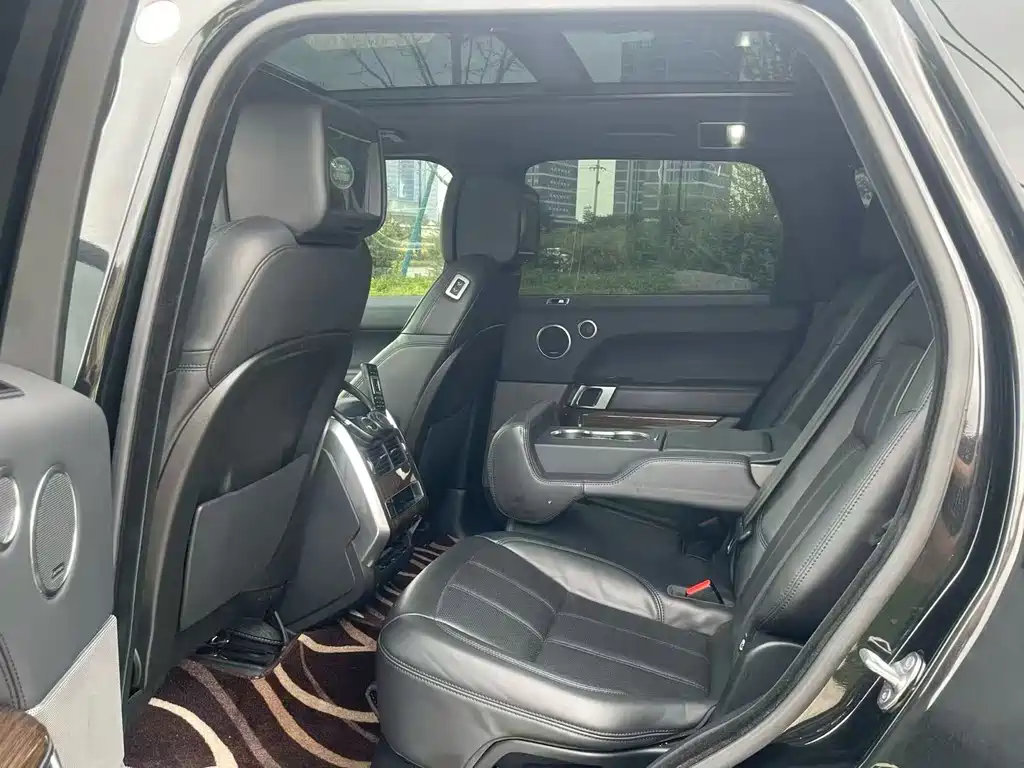 Land Rover Sport PHEV — миниатюра 6