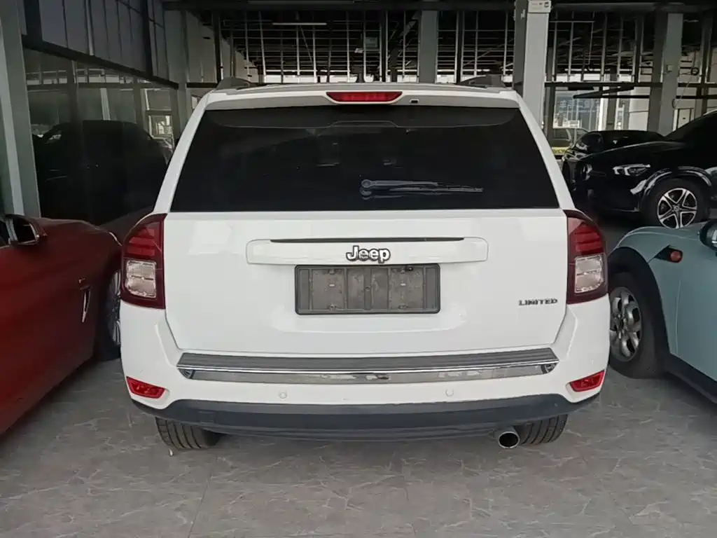 Jeep Compass (Import) — миниатюра 6