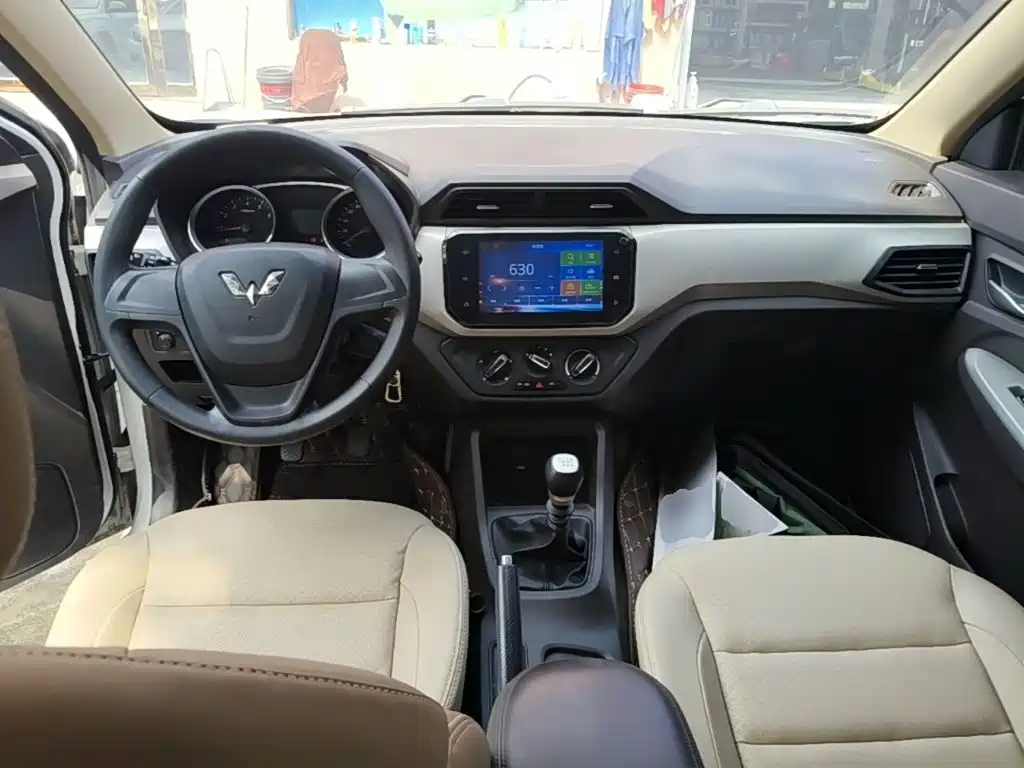Wuling Hongguang — миниатюра 10