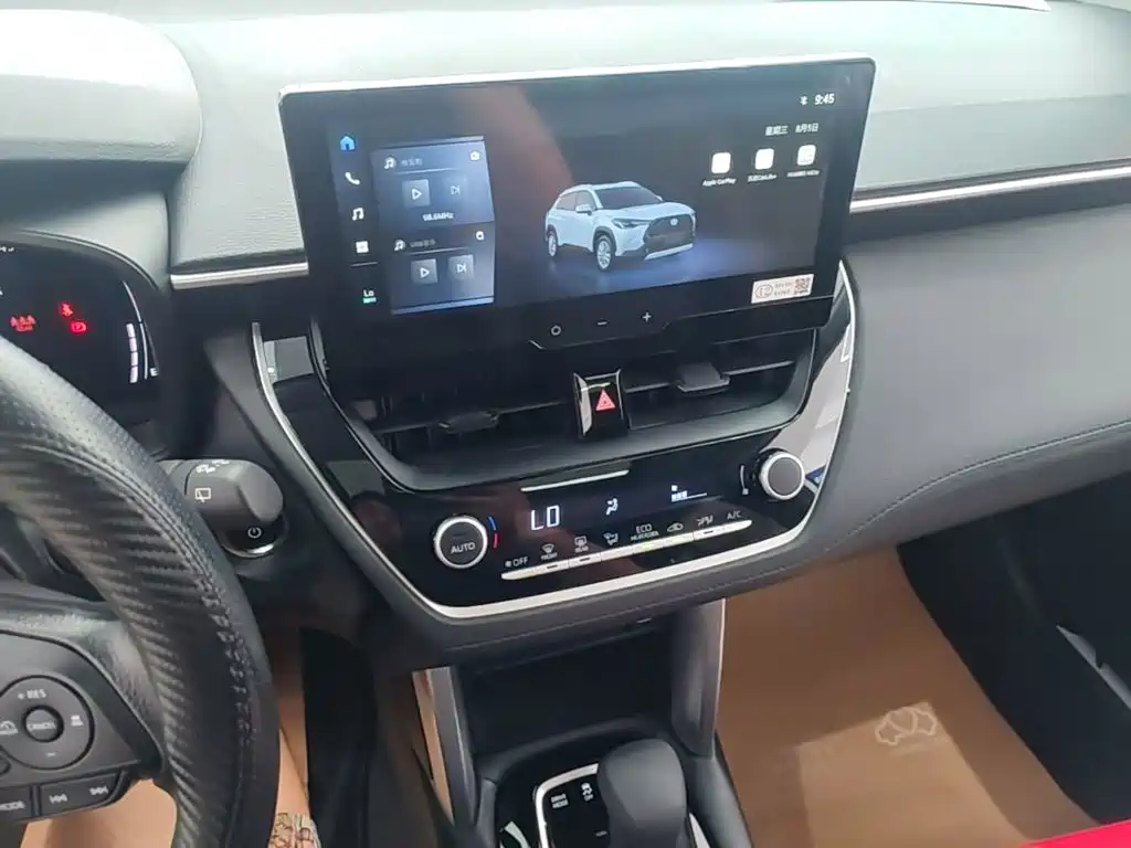 Toyota Corolla Cross — миниатюра 20