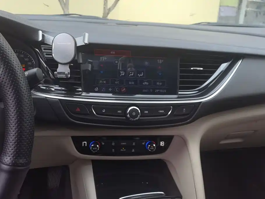 Buick Regal — миниатюра 13