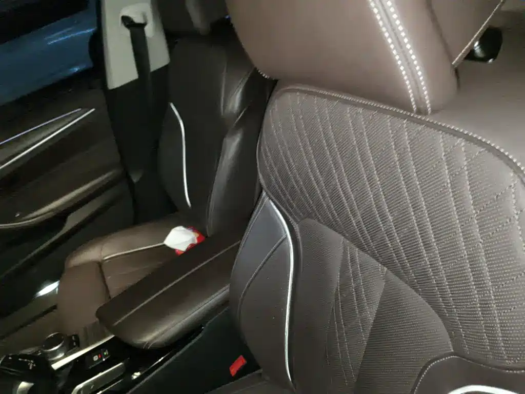 BMW 5 Series New Energy — миниатюра 16