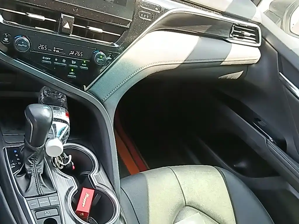 Toyota Camry — миниатюра 9