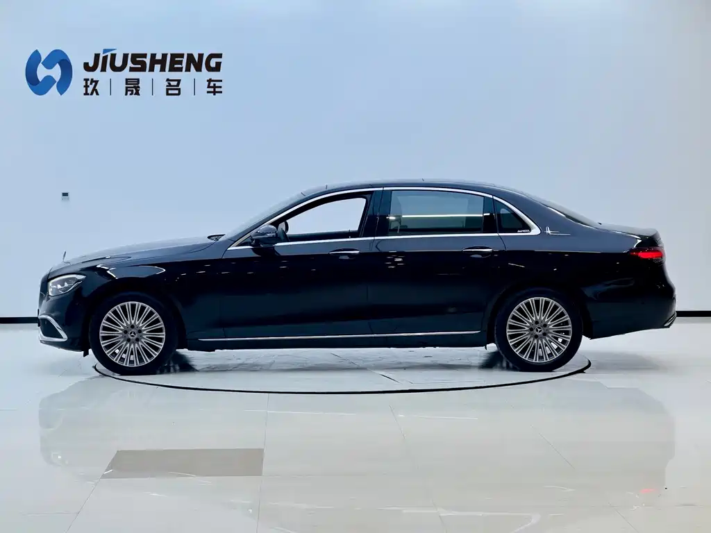 Mercedes-Benz E-Class — миниатюра 3